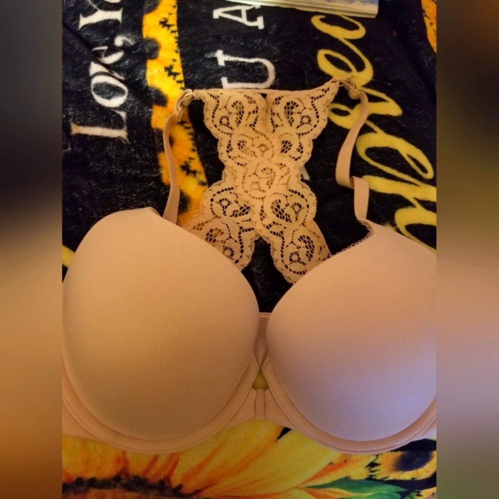Victoria's Secret Lace Cross Back Front Hook Bra, 32DD